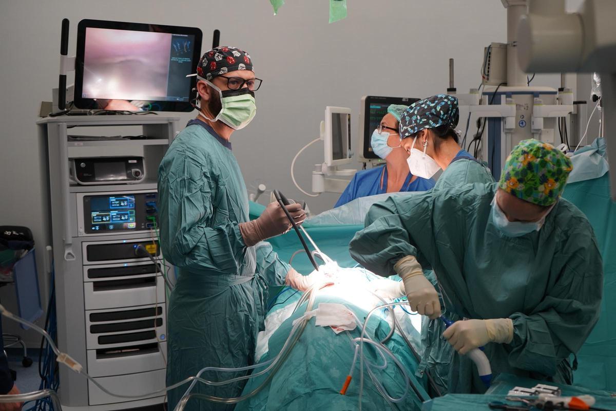 Un quirófano en el Hospital Vall dHebron, en Barcelona. Un quirófano en el Hospital Vall dHebron, en Barcelona.