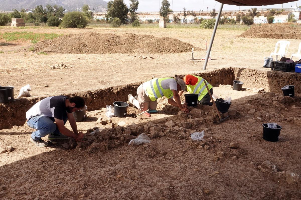 Excavación arqueológica en el Cerro del Villar.