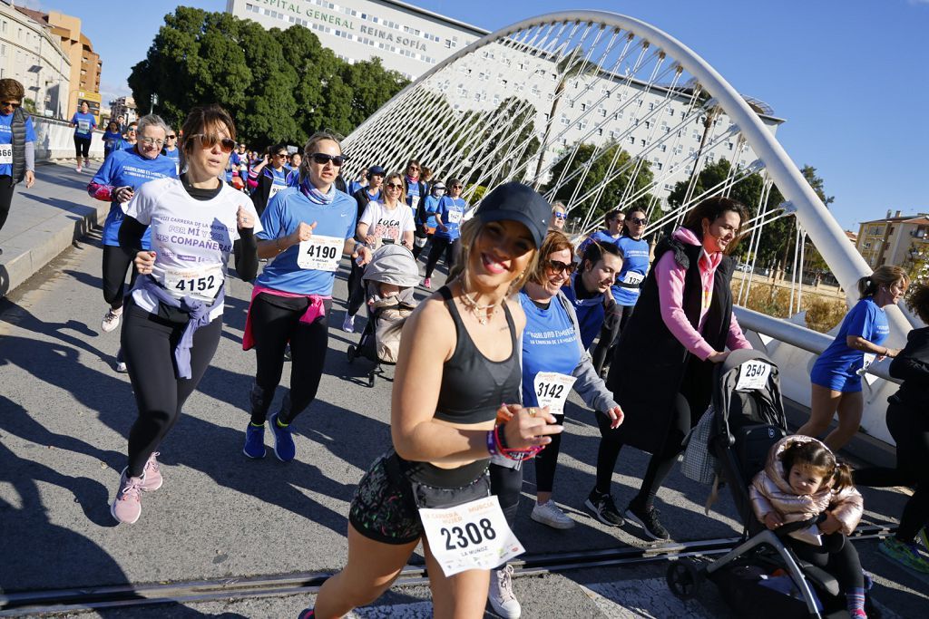 Imágenes del recorrido de la Carrera de la Mujer: avenida Pío Baroja y puente del Reina Sofía (I)