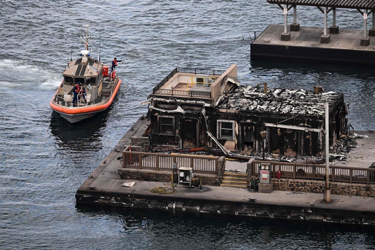 El fuego destruye la localidad de Lahaina, en Hawái