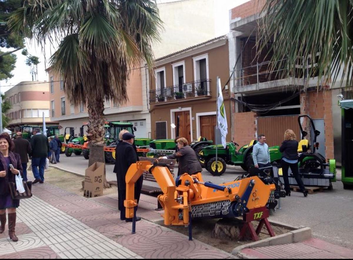 Maquinaria expuesta en una anterior edición de la feria agrícola de Guadassuar.