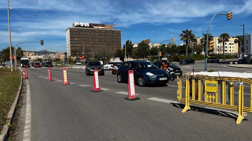 Cierran al tráfico el acceso al Portitxol y El Molinar desde el Paseo Marítimo por obras de asfaltado
