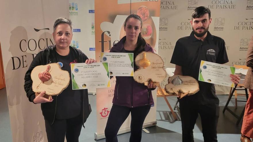 Cebolles rellenes que saben a premio: las jornadas gastronómicas de El Entrego repartieron sus galardones