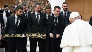 El Papa Francisco recibe a una cofradía de Sagunt