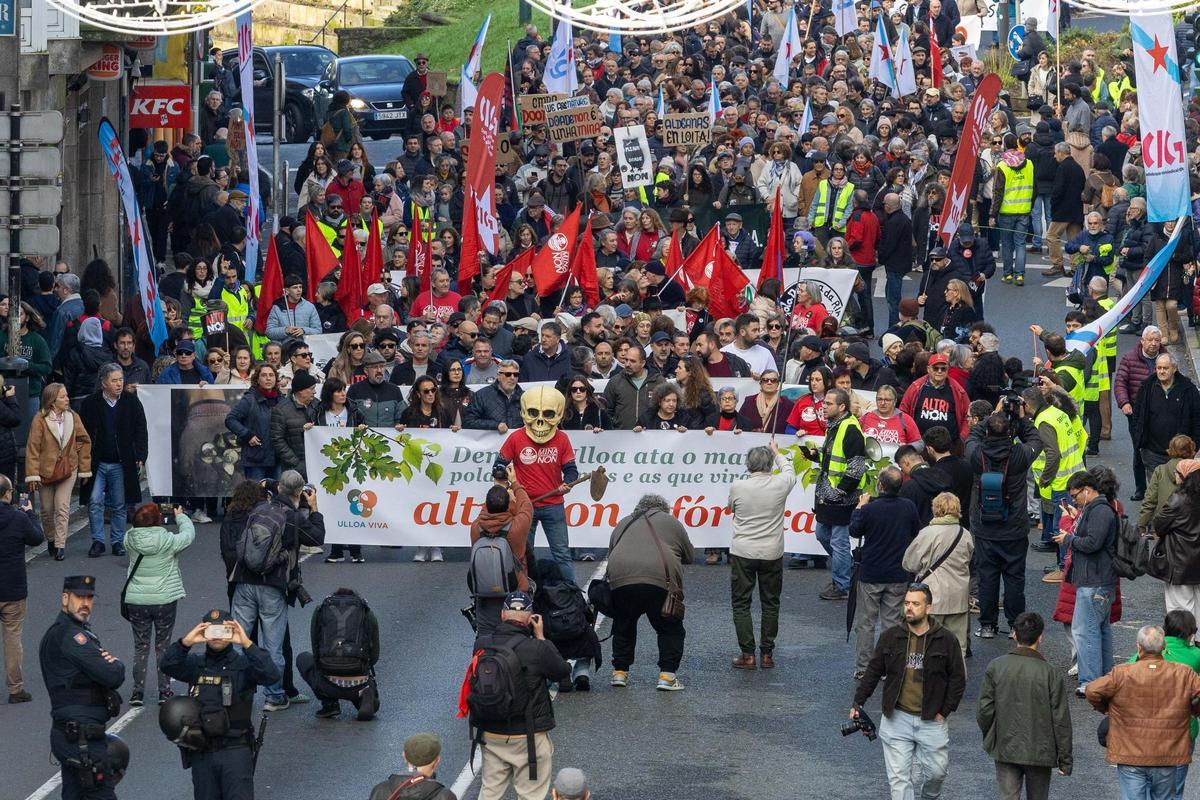Manifestación en Santiago en contra del proyecto de Altri en Palas de Rei: así está transcurriendo Manifestación en Santiago en contra del proyecto de Altri en Palas de Rei: así está transcurriendo