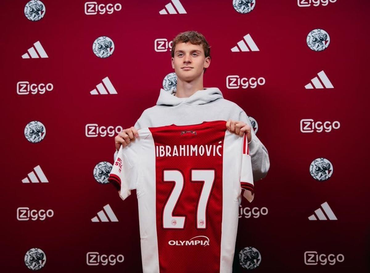 Maximilian Ibrahimovic, durante su presentación con el Ajax