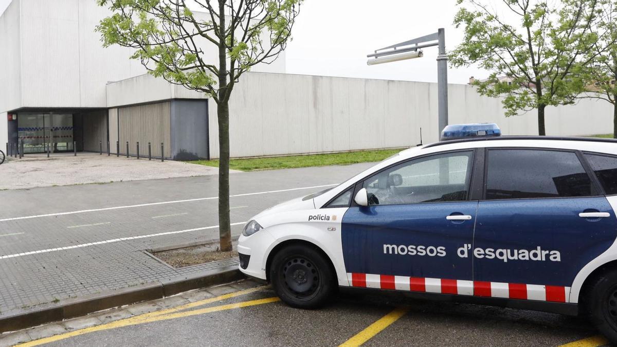 La comissaria conjunta de Mossos d’Esquadra i Policia Local a Salt.  | ANIOL RESCLOSA