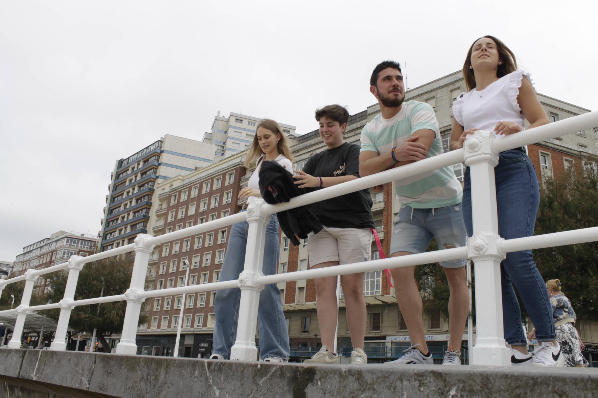 En imágenes: El verano asoma en la playa de San Lorenzo