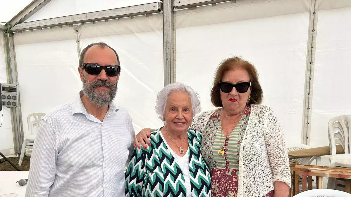 San Martín de Laspra rinde tributo a María Luisa Fernández, vecina más longeva y memoria viva de la parroquia