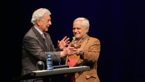 Mario Vargas Llosa y Juan Cruz