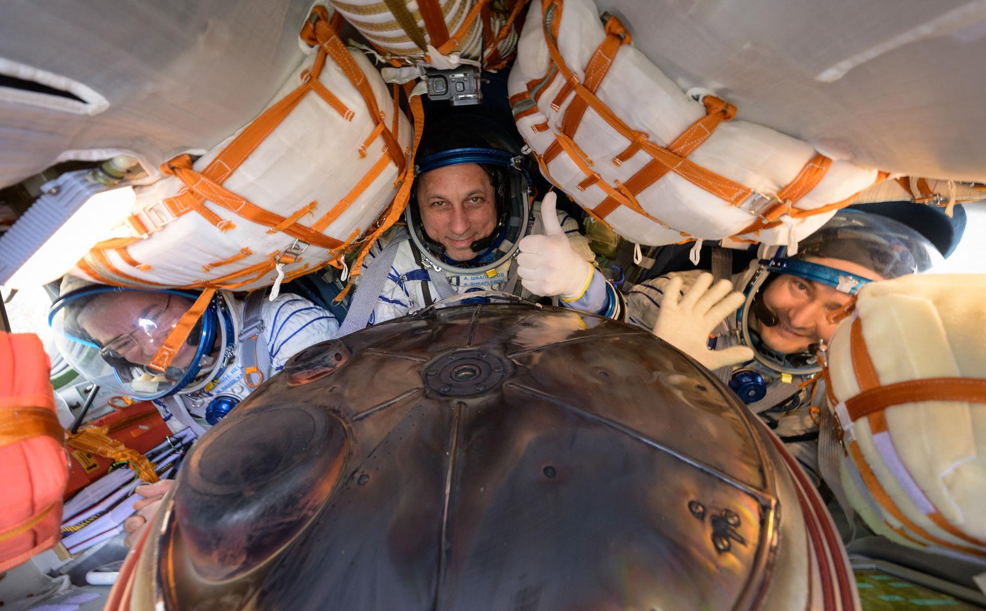 Vande Hei al regresar a la tierra en la 'Soyuz'