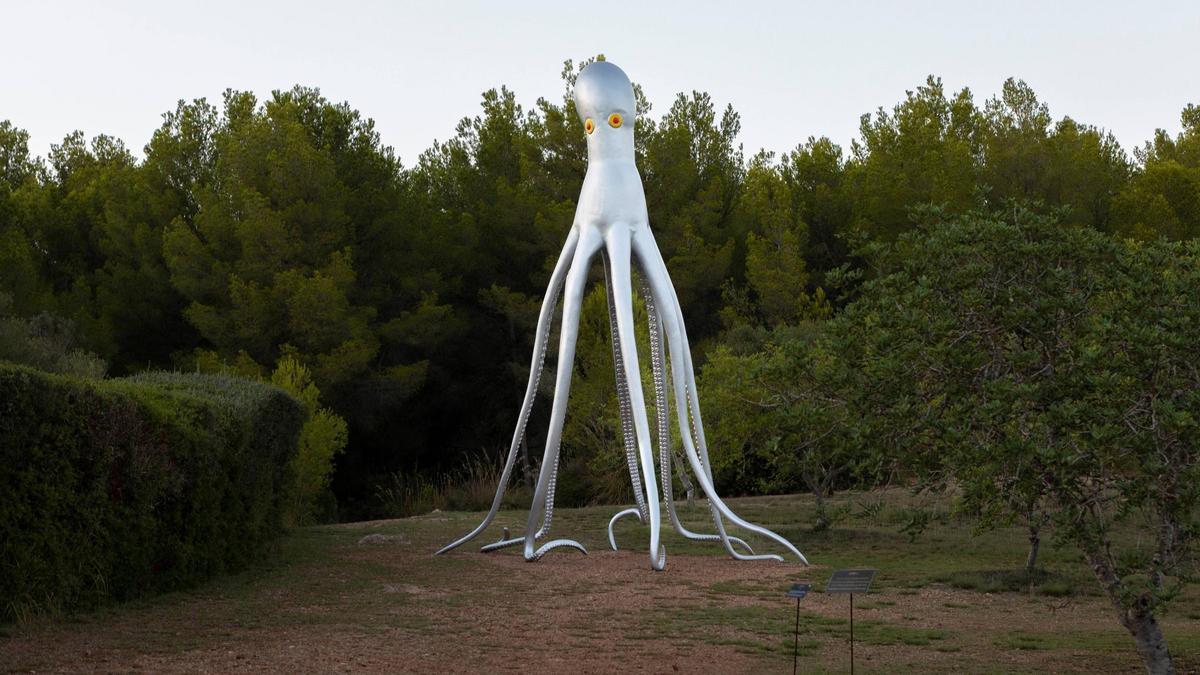 Die &quot;Krake&quot;, eine Skulptur von Ben Jakober und Yannick Vu.
