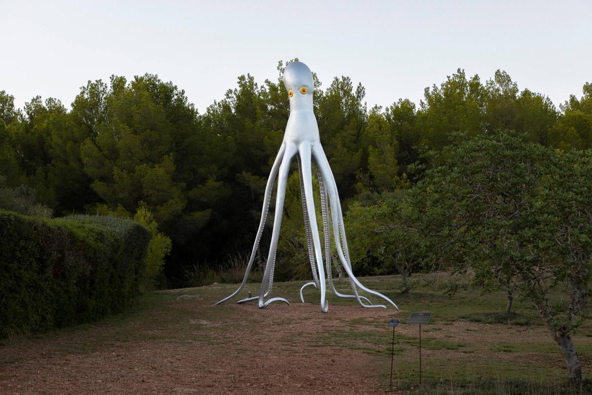 Die &quot;Krake&quot;, eine Skulptur von Ben Jakober und Yannick Vu.