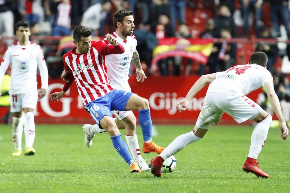 El partido entre el Sporting y la Cultural Leonesa, en imágenes