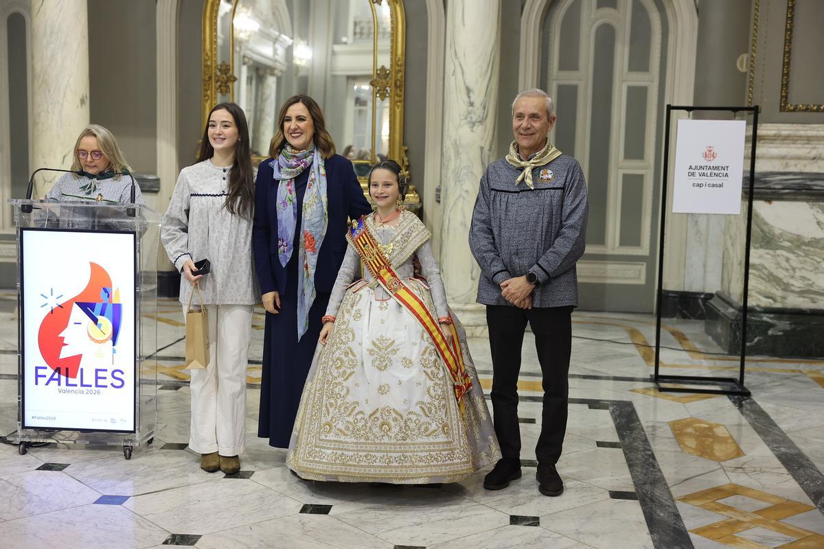 Catalá recibe a las Falleras Mayores Infantiles de Valéncia de la historia