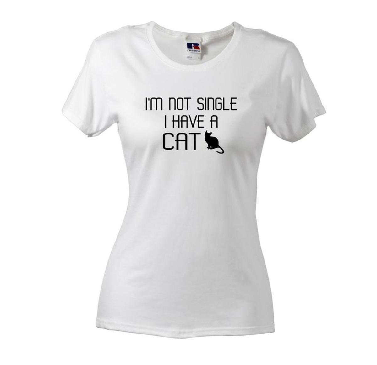 Camiseta I am not a single I have a cat