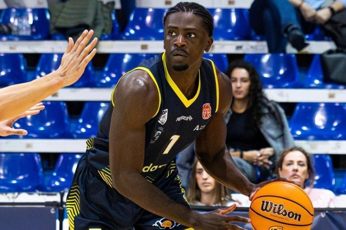 David Efembé, con el Algeciras.