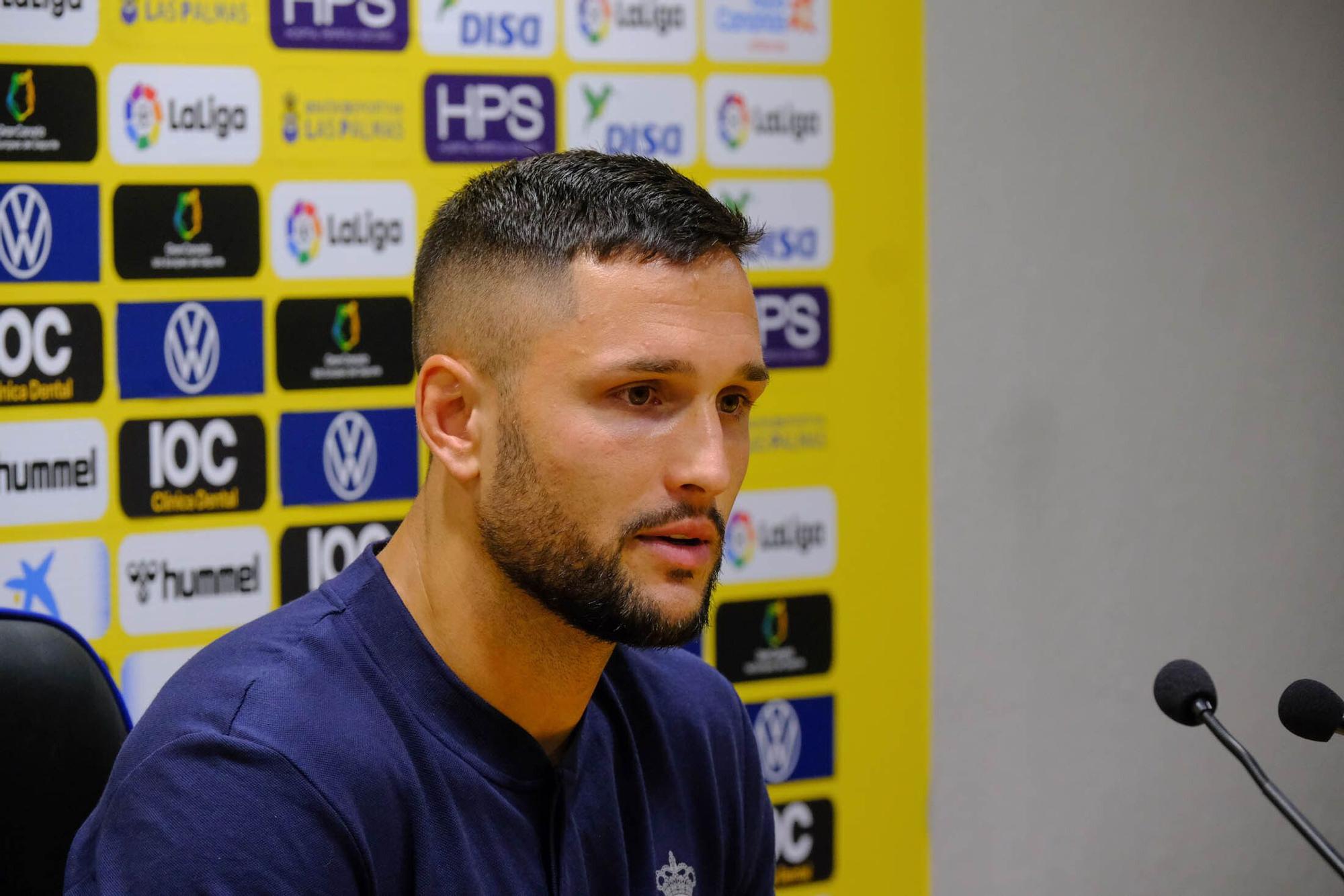 Presentación de Florin Andone, nuevo delantero de la UD Las Palmas