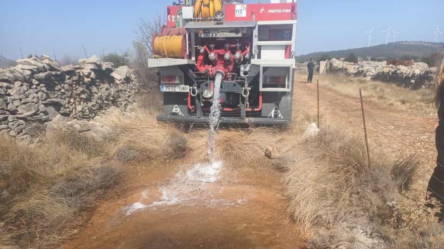 Sequía en Castellón: un municipio llena las balsas de agua para abastecer a los animales