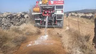 Sequía en Castellón: un municipio llena las balsas de agua para abastecer a los animales