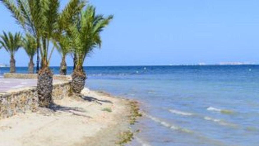 El último temporal baja dos grados la temperatura del Mar Menor