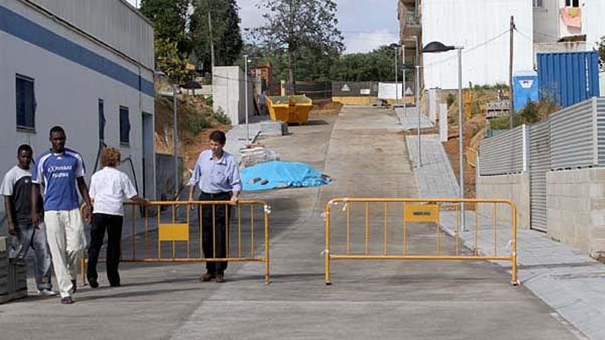 Estat del carrer Bisbal de Santa Coloma mentre s&#039;hi estan executant les obres.