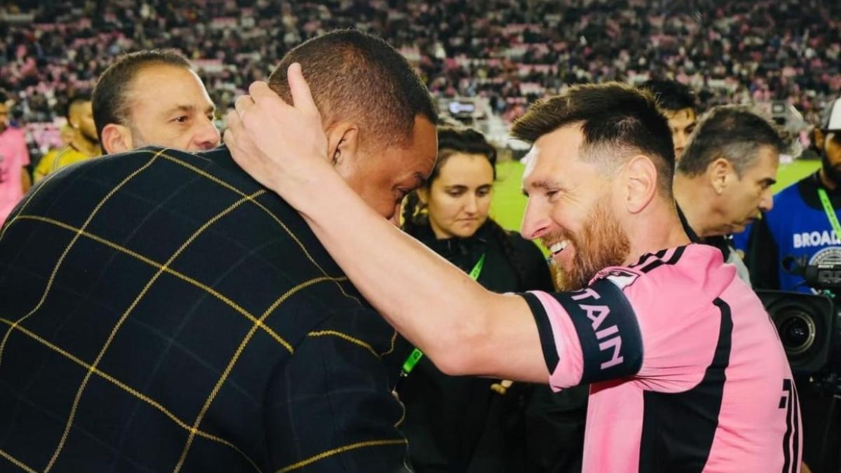 Messi saludando a Will Smith en el partido del Inter de Miami y el Real Salt Lake