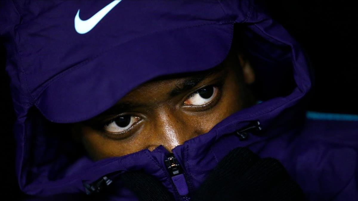 lainz45739472 barcelona s french forward ousmane dembele sits on the bench181103232159