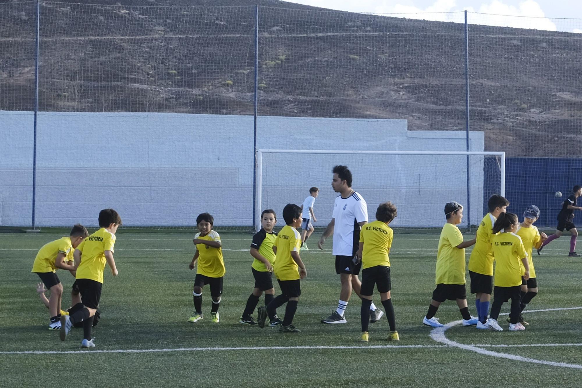 Presentación de la cadena de fútbol del Real Club Victoria.