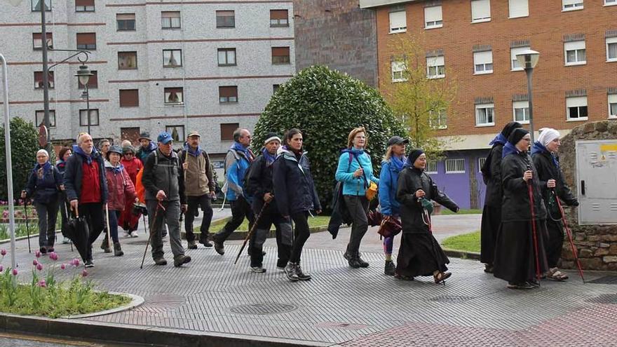 Los peregrinos del Nora tiran por el Camino del interior