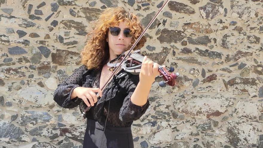 Nuria García, de nuevo en Oyster Ibiza, con su fusión de violín y música electrónica
