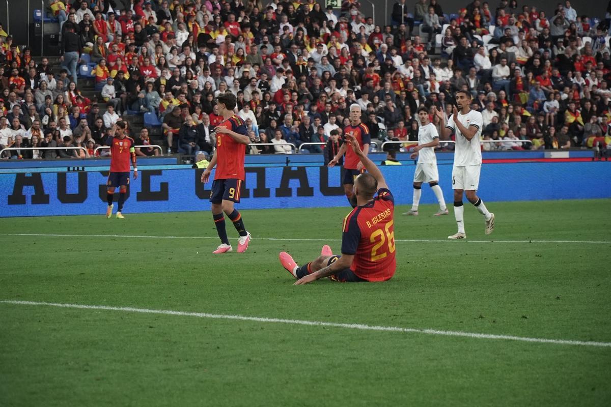1-1 | España se conforma con un empate plomizo ante Irak en Riazor