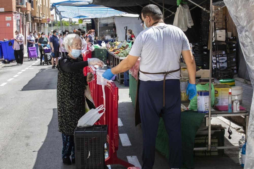 Torrent recupera el mercado ambulante de los viernes