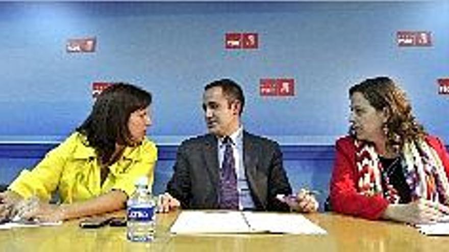 Carmen Martínez, Jorge Alarte y Elena Martín, ayer.