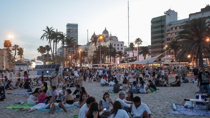 Las playas de Alicante sin hogueras en la Noche de San Juan
