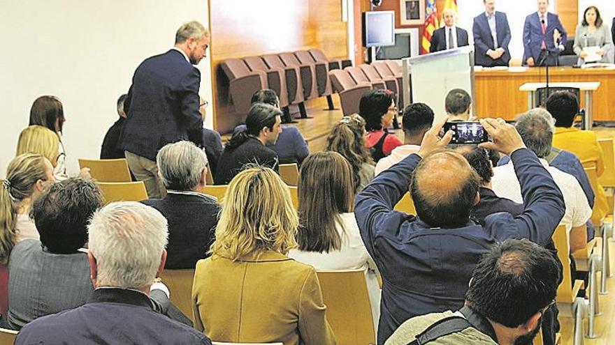 Diputados estatales y autonómicos por Castellón recogen sus actas