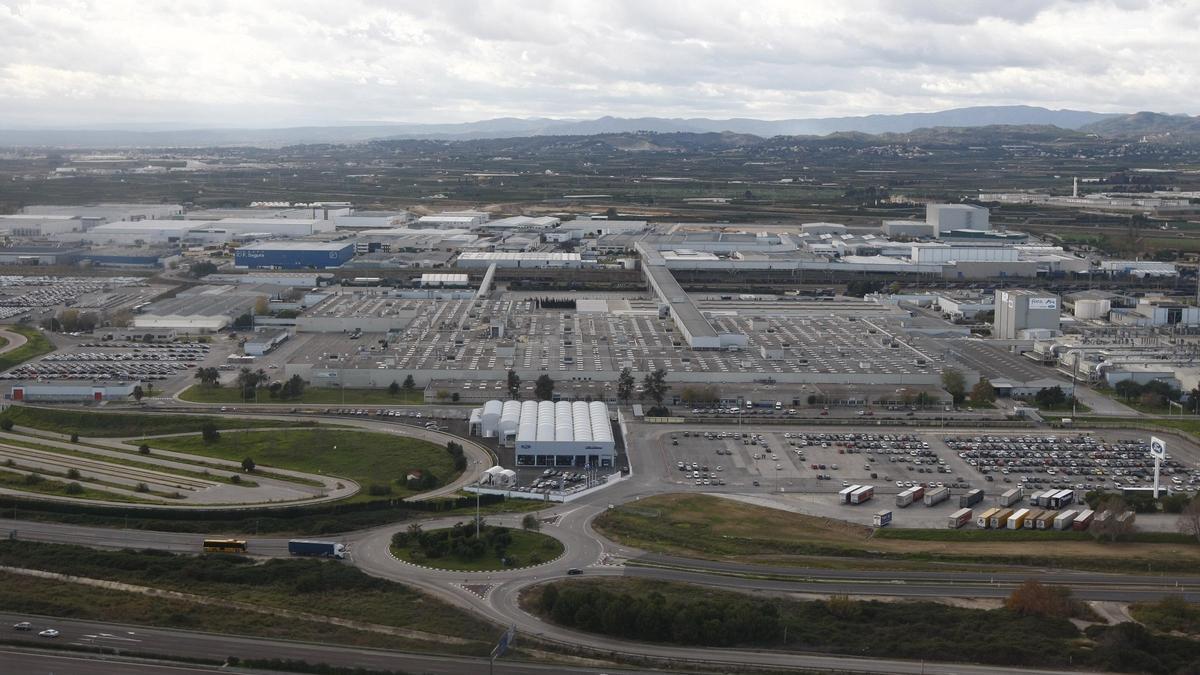 El polígono industrial junto a Ford en Almussafes