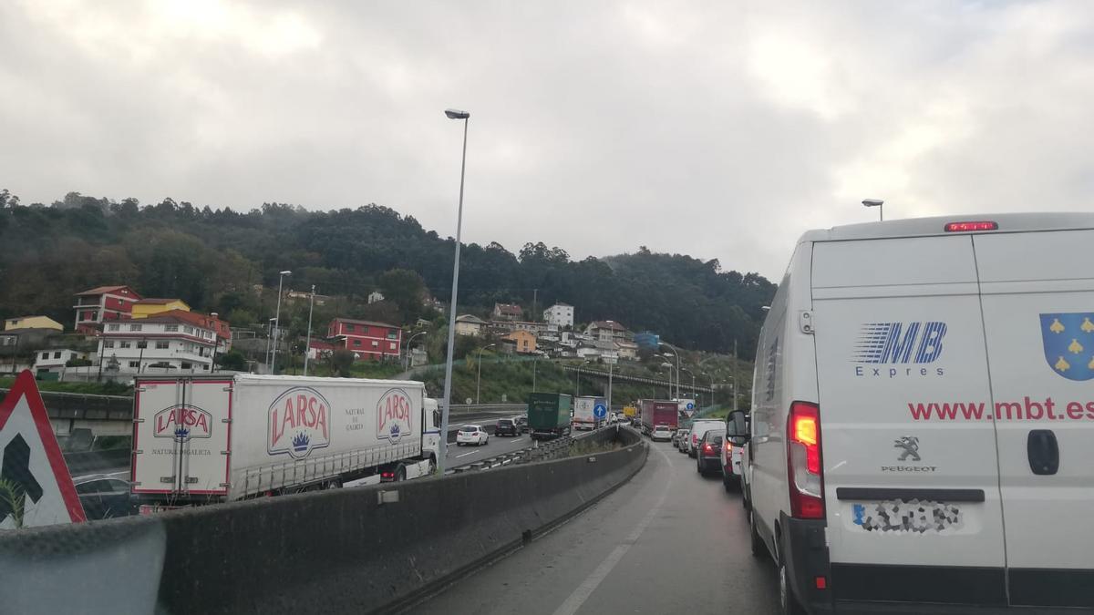 Atasco en las inmediaciones al túnel