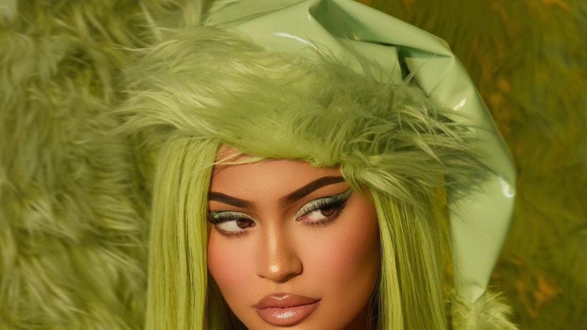 Kylie Jenner agota en menos de 24 horas su colección de maquillaje 'The Grinch' de Navidad