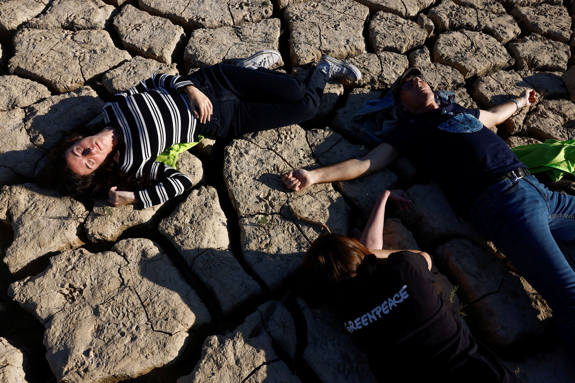 Día Mundial del Agua | Protesta de Greenpeace en el pantano de La Viñuela