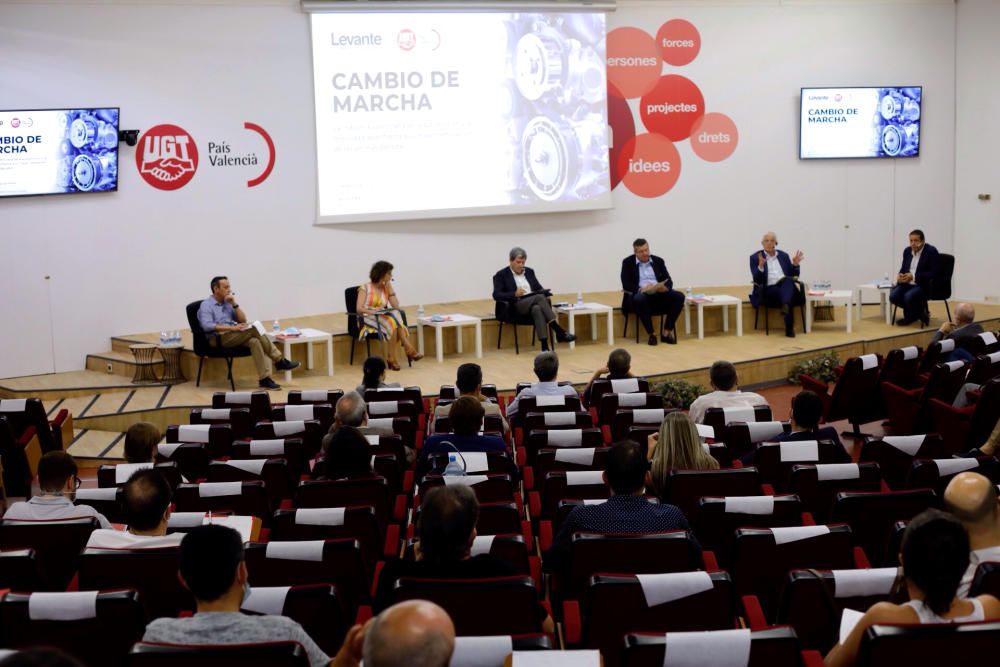 Cambio de marcha. La industria valenciana de la automoción y movilidad