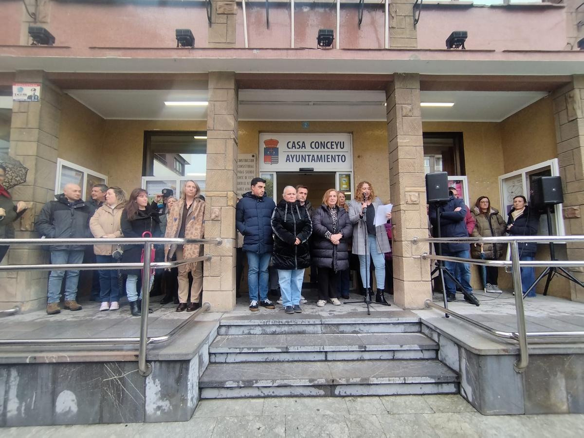 Un momento del acto institucional de este viernes, en Posada de Llanera.