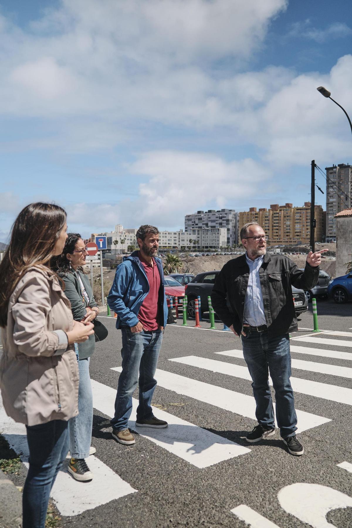 José Eduardo Ramírez visita el entorno escolar seguro del colegio César Manrique de Las Palmas de Gran Canaria.