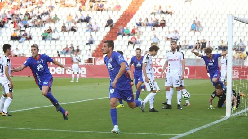 Partido entre el Albacete y el Real Oviedo