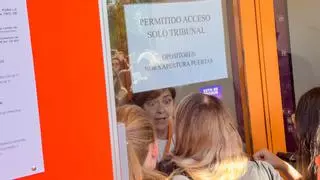 Miles de opositores enfadados y frustrados tras el "escándalo" de la cancelación del examen de RTVE: "Vergüenza"