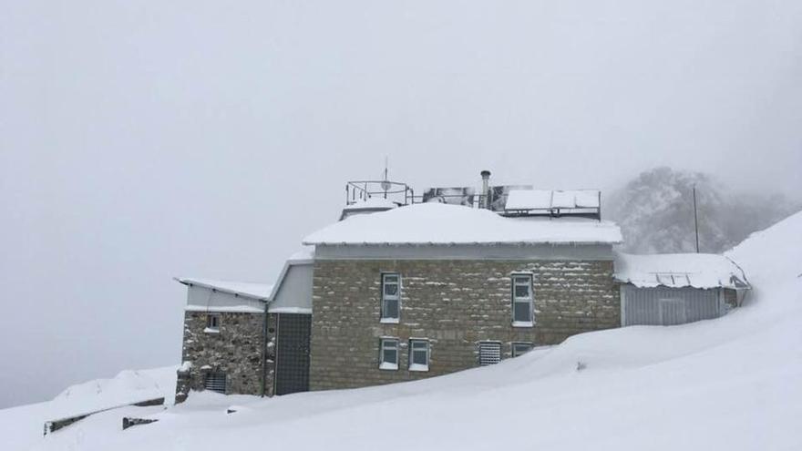 Así lucen los Lagos nevados