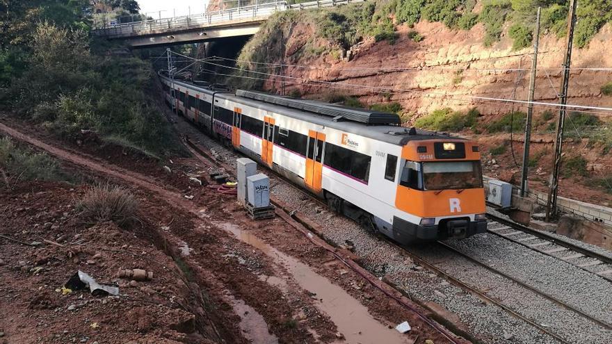 Un tren circulant pel tram afectat una setmana després de l&#039;accident