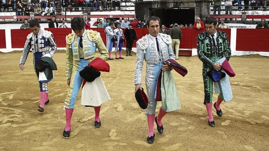 El canon a pagar por la cesión de la plaza de toros es de 600 euros