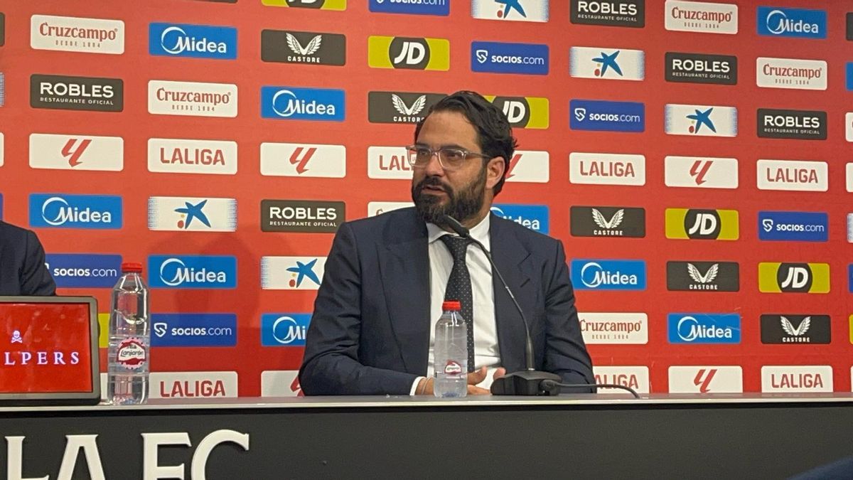 Víctor Orta durante la rueda de prensa.