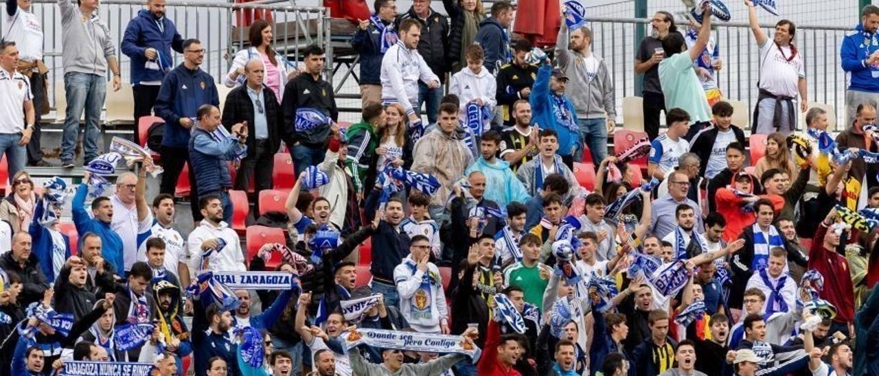 Los seguidores zaragocistas en el partido disputado en Anduva ante el Mirandés.